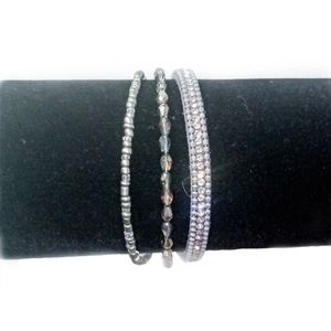 3/$20 EUC 💞 Silver Magnetic snap beaded bracelet